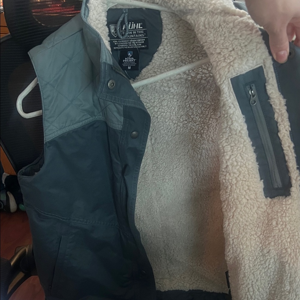 Kuhl Blue Vest with Cream Sherpa Lining - Picture 5 of 6